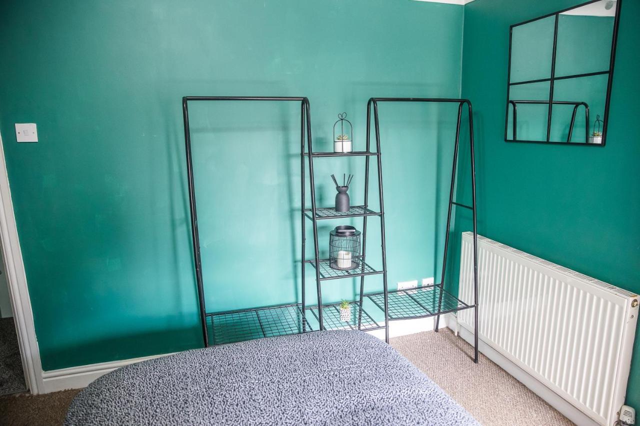 Seaview - Private Balcony - Contractors