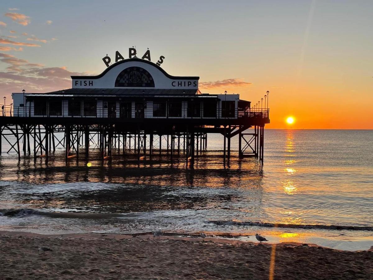 Seaview - Private Balcony - Contractors * Cleethorpes
